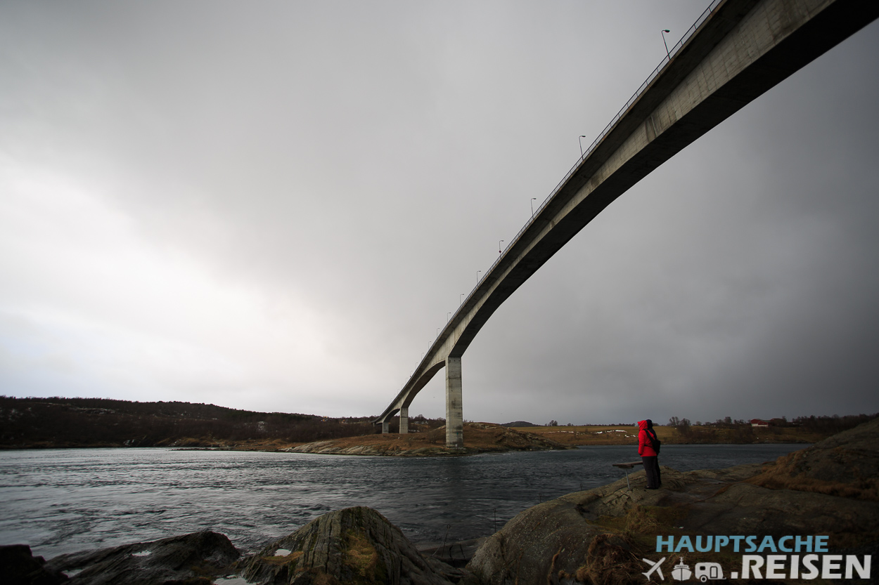 Saltstraumen und Brücke