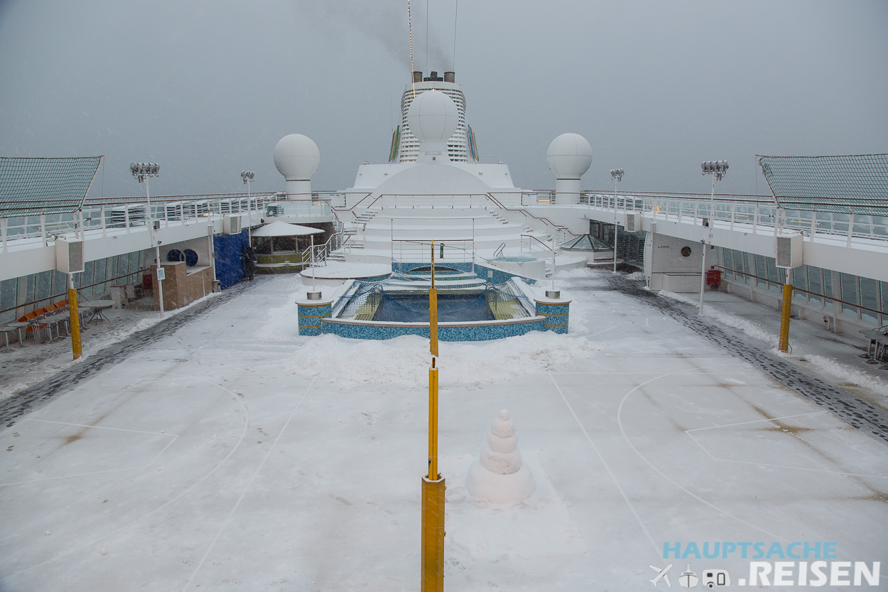 AIDA cara Pooldeck unter Schnee